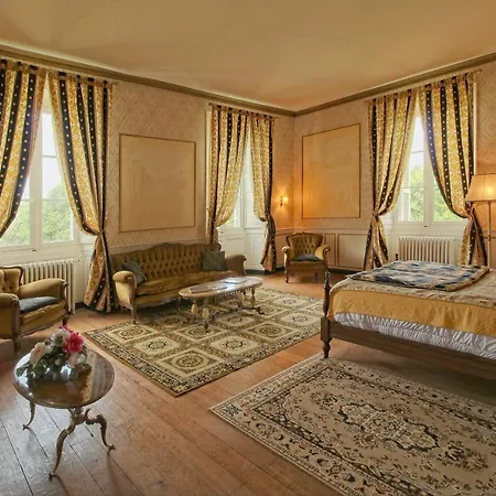 Chateau Du Hallay 3*