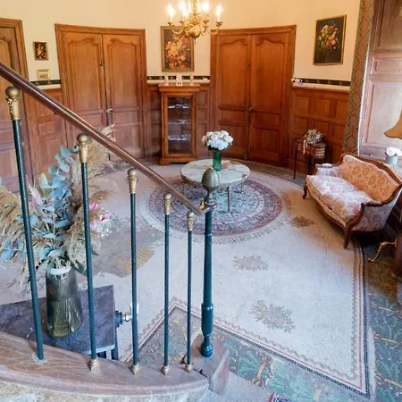 Chateau Du Hallay 3*