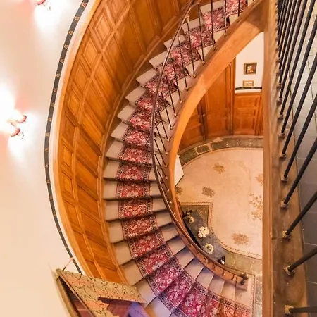 Chateau Du Hallay *