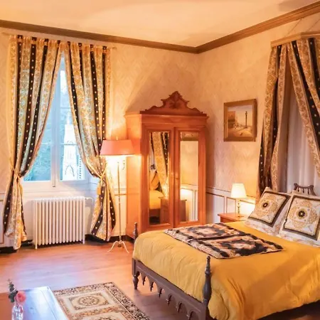 Bed & Breakfast Chateau Du Hallay