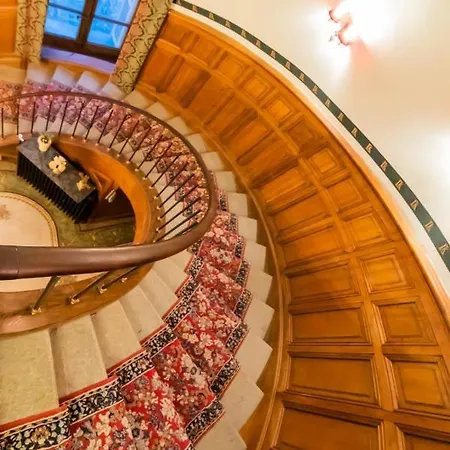Bed & Breakfast Chateau Du Hallay