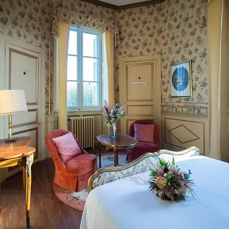 Chateau Du Hallay Bed & Breakfast 3*