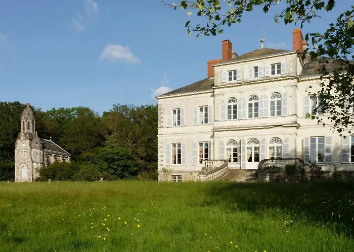 Chateau Du Hallay