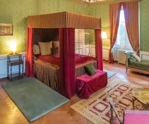 Oda ve Kahvaltı Chateau Du Hallay 3*