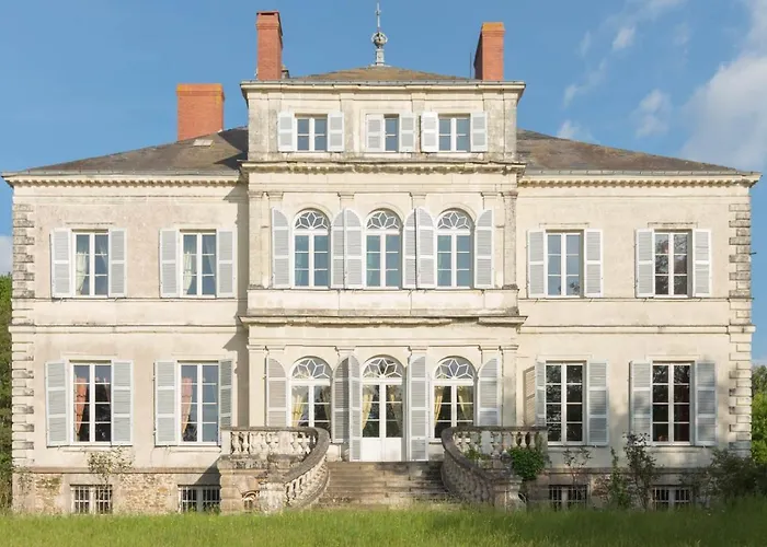 Chateau Du Hallay فندق مبيت وإفطار