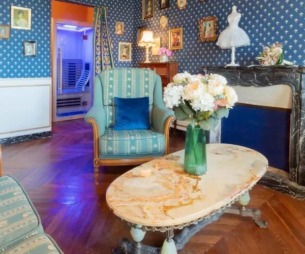 Chateau Du Hallay 3*